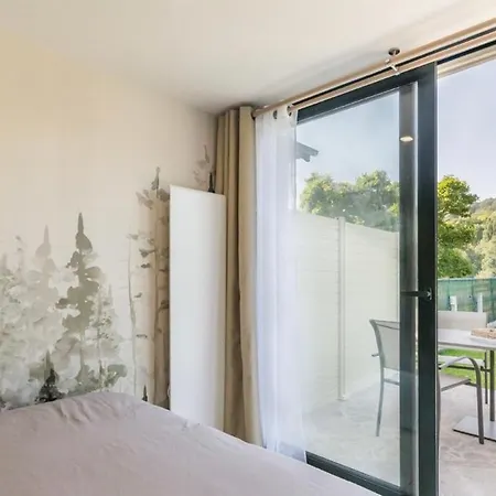 En Bord De Seine Chalet