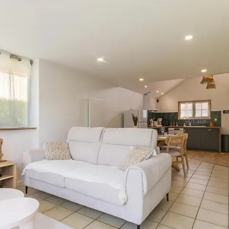 Chalet En Bord De Seine *